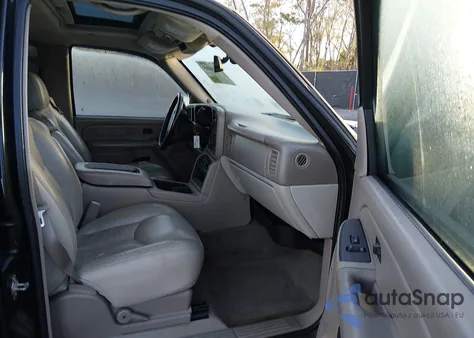 2005 Chevrolet Avalanche 1500 Z66 из США, поврежденный, VIN 3GNEC12Z95G241113